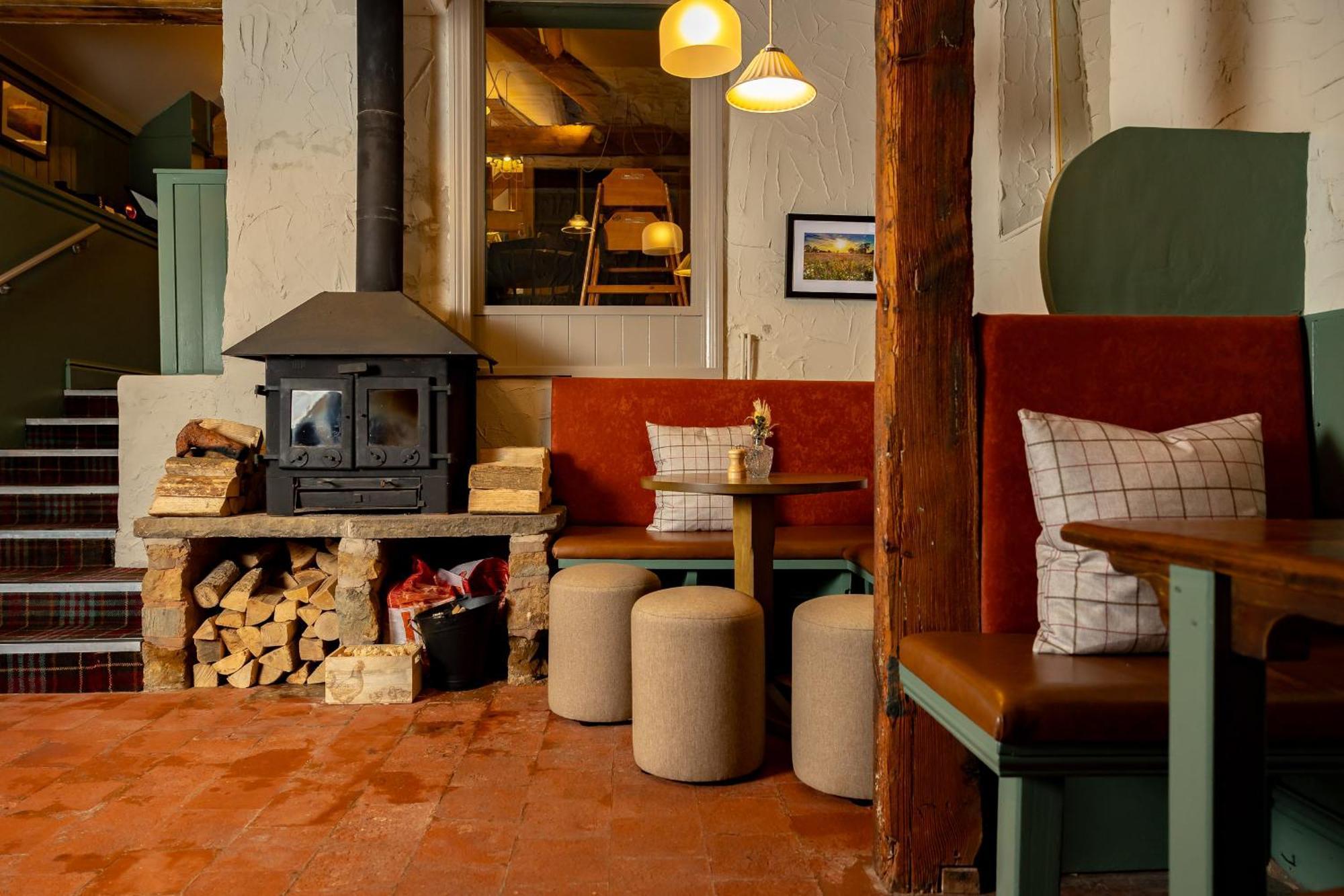 The Olde Coach House Inn Ashby Saint Ledgers Exteriör bild